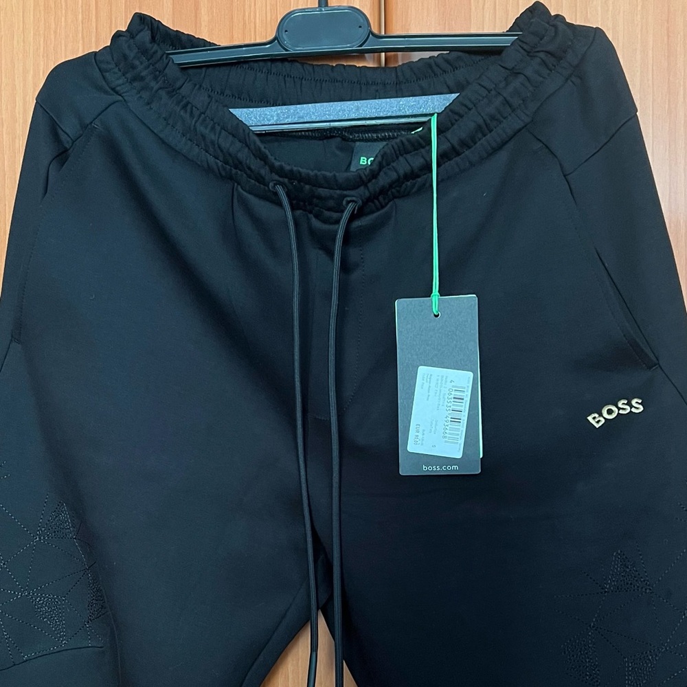 BOSS set, new with tag, black in size S